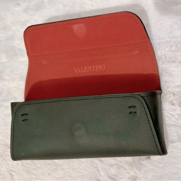 VALENTINO GARAVANI Logo Women’s 55mm Cat Eye Sunglasses In Red Havana NEW in Box - Picture 4 of 12